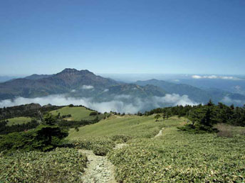 瓶ヶ森から石鎚山