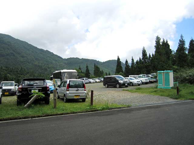 登山口駐車場
