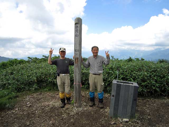 赤兎山頂