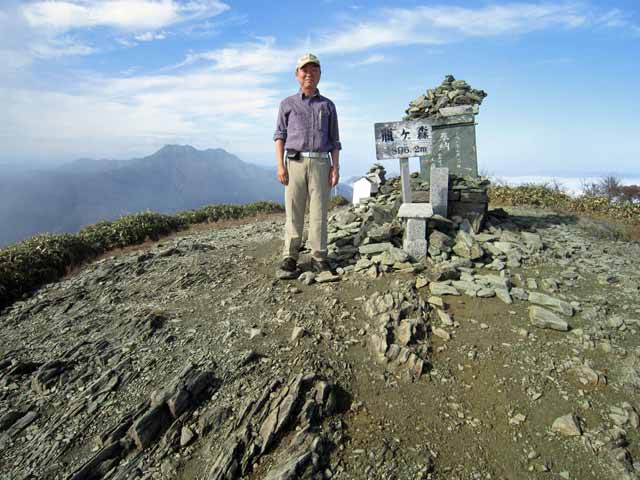瓶ヶ森頂上(女山)