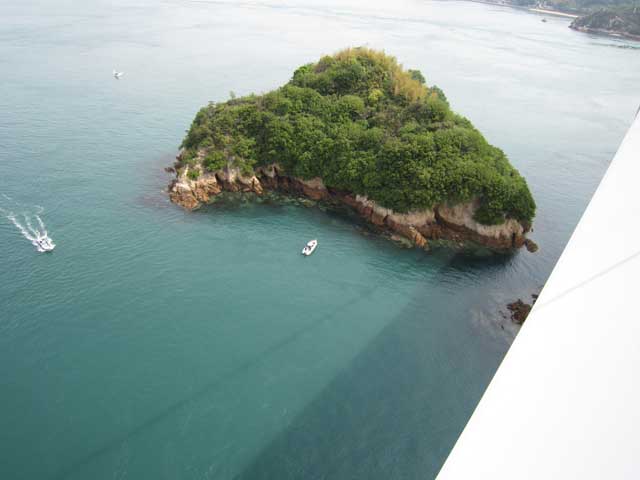 海峡の小島