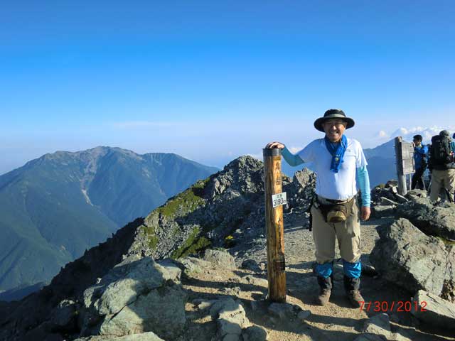 北岳山頂にて
