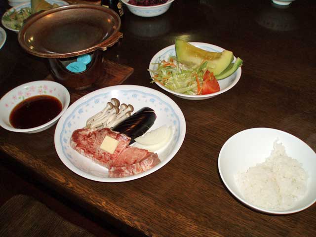 夕食のステーキ